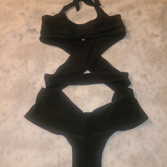 NWOT !!! SEXY SWIMSUIT !! 🔥 - Picture 3 of 4